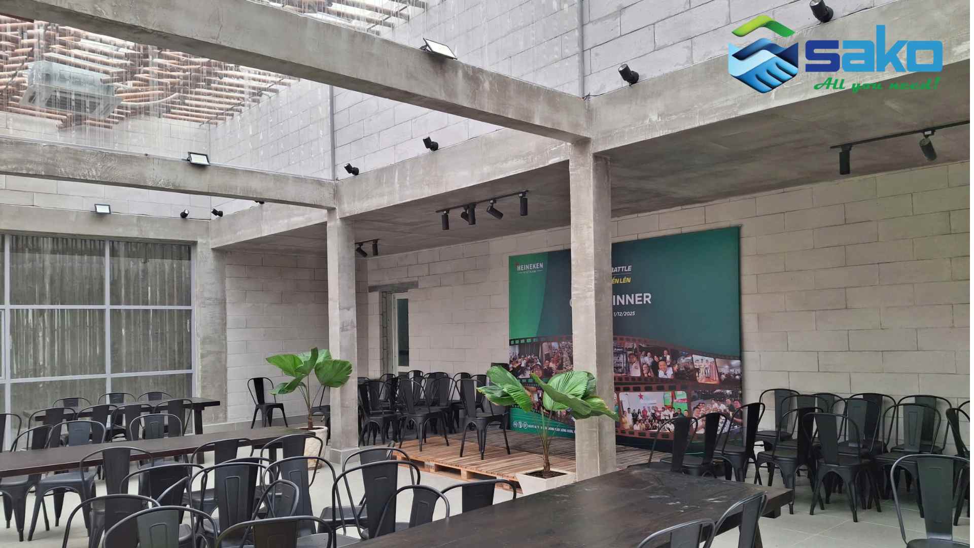 Cải tạo nhà hàng bằng gạch AAC tại đường Hoàng Văn Thụ, Tân Bình