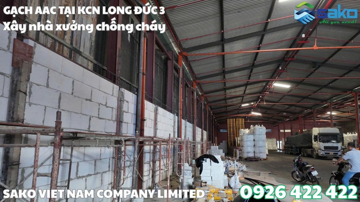 Bê tông khí tại KCN Long Đức 3 cải tạo dựng vách ngăn chóng cháy bằng gạch khổ 600x300x100mm